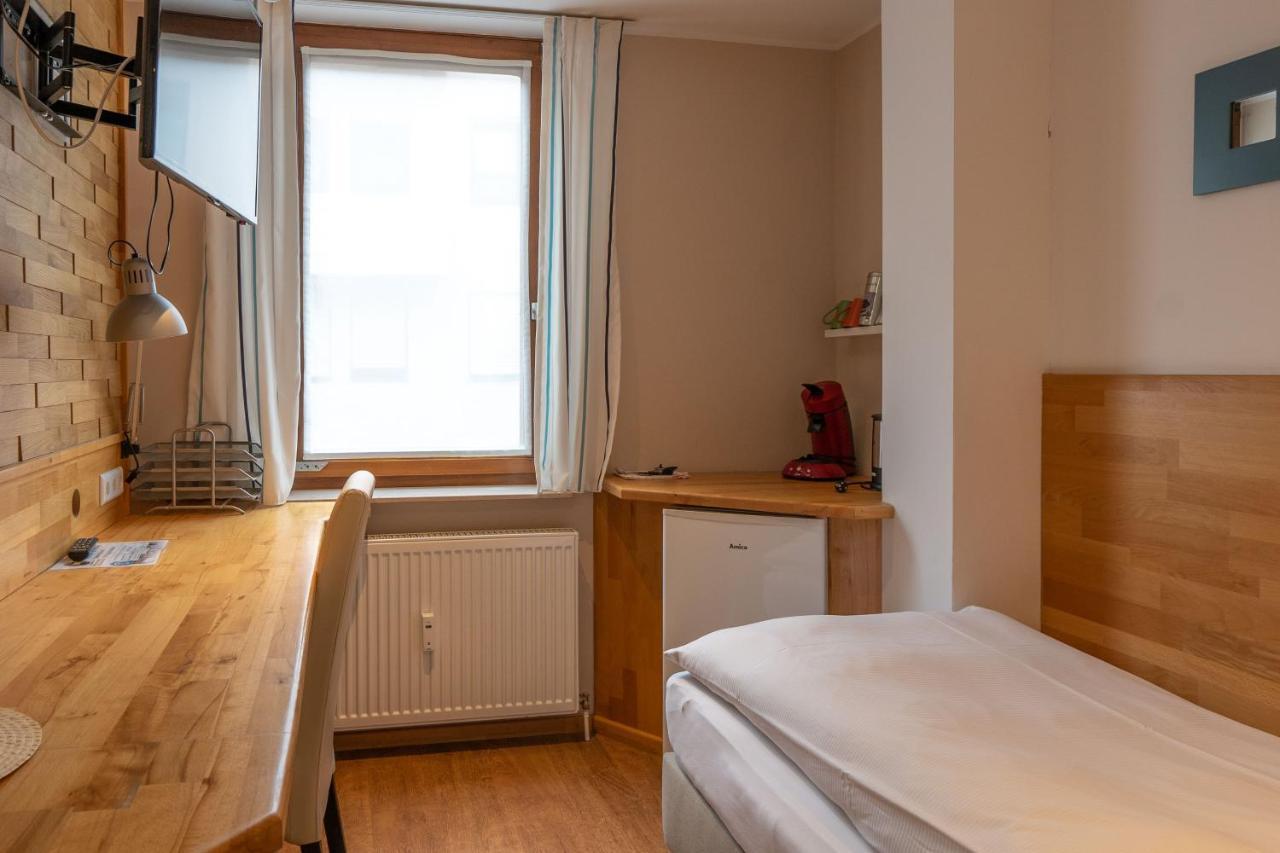 Warum ins Hotel Neckarsulm Exterior foto
