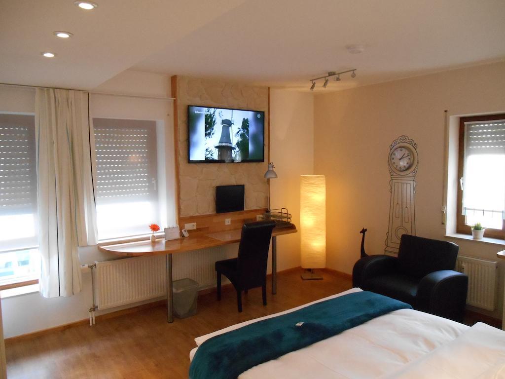 Warum ins Hotel Neckarsulm Exterior foto