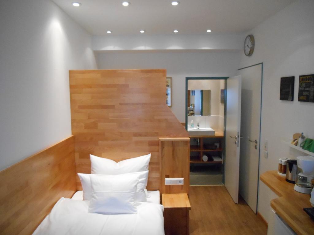 Warum ins Hotel Neckarsulm Exterior foto