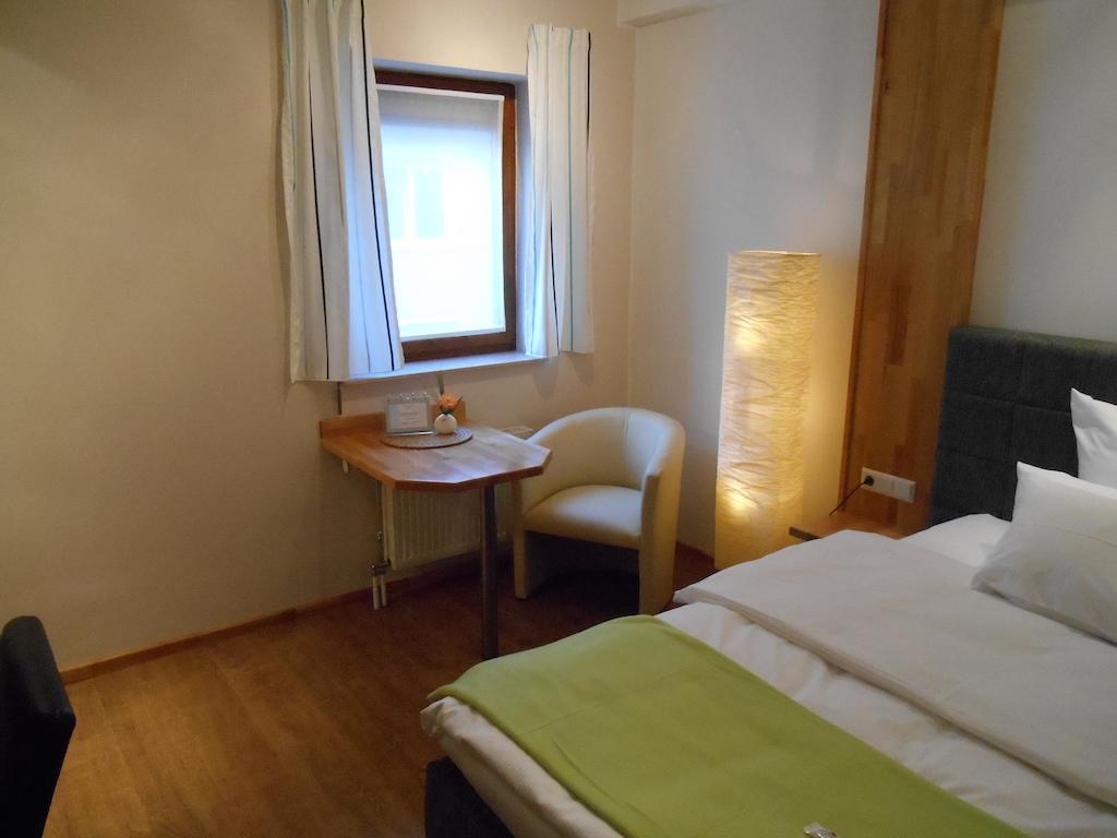 Warum ins Hotel Neckarsulm Exterior foto